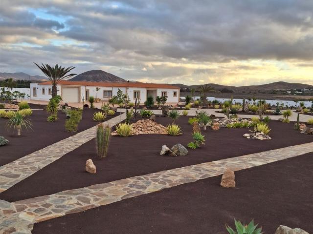 Esta propiedad es una auténtica joya en la isla, que une dis. 347m² Tuineje
