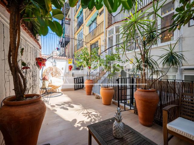 Esta propiedad es unica en Poble sec: un exclusivo duplex co. 195m² Barcelona