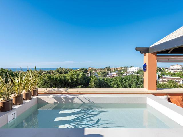 Esta propiedad excepcional ofrece una rara combinación de pr. 120m² Marbella
