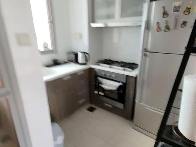 Esta Ruby D14, Apartment