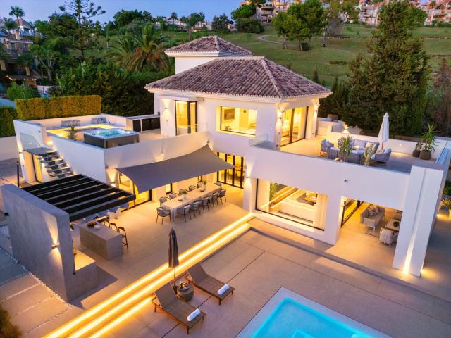 Esta villa contemporánea combina un diseño mediterráneo eleg. 545m² Marbella