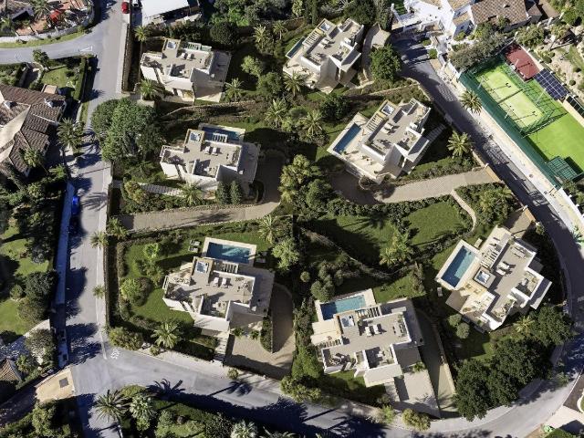 Esta villa contemporánea en construcción se encuentra en Hac. 850m² Marbella