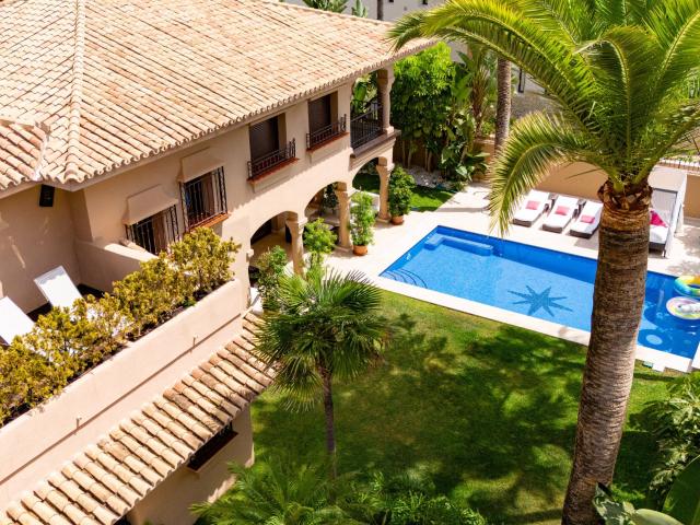 Esta villa de arquitectura andaluza tradicional ha sido dise. 761m² Marbella