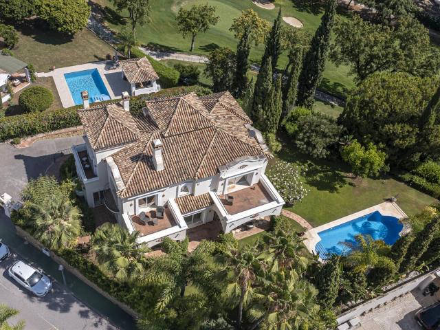 Esta villa excepcional, situada dentro de la prestigiosa com. 536m² Benahavís
