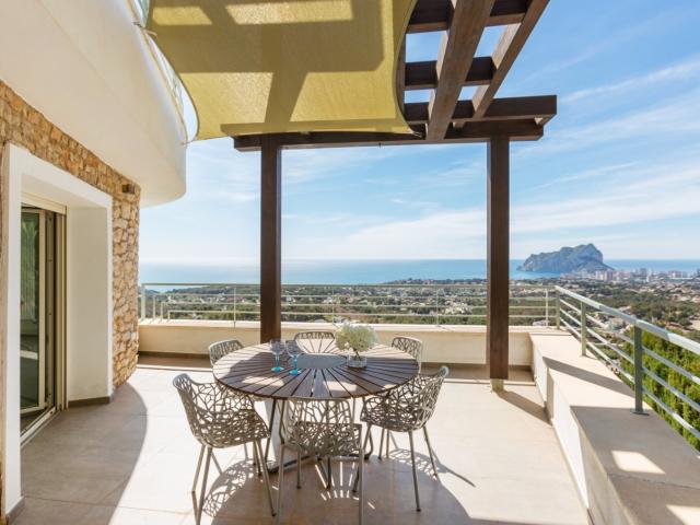 Esta villa es una de esas bellezas únicas que cautiva con su. 250m² Benissa