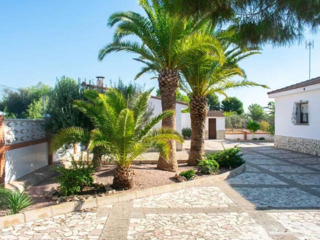 Esta villa independiente combina el encanto mediterráneo con. 275m² San Vicente del Raspeig