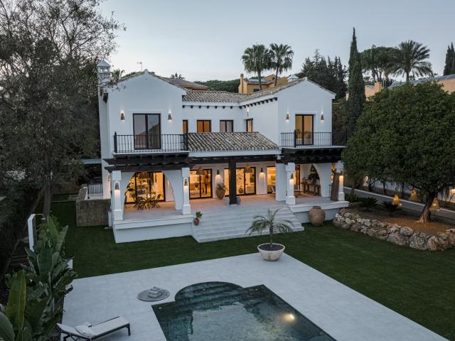 Esta Villa recientemente reformada combina perfectamente el. 441m² Marbella