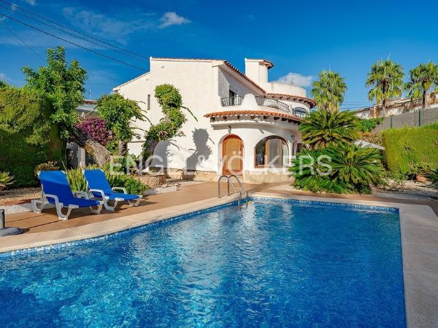 Esta villa, situada en Benissa Costa y a tan solo cinco minu. 310m² Benissa