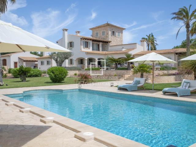 Esta vivienda excepcional está situada cerca del encantador. 450m² Cas Concos des Cavaller