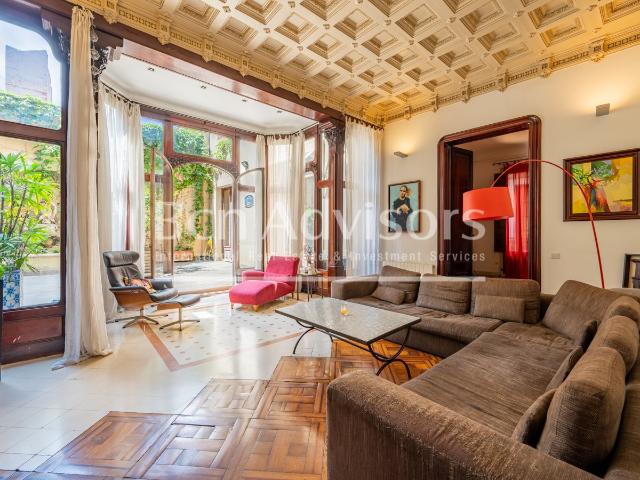 Esta vivienda es una joya arquitectonica de gran valor en el. 291m² Barcelona