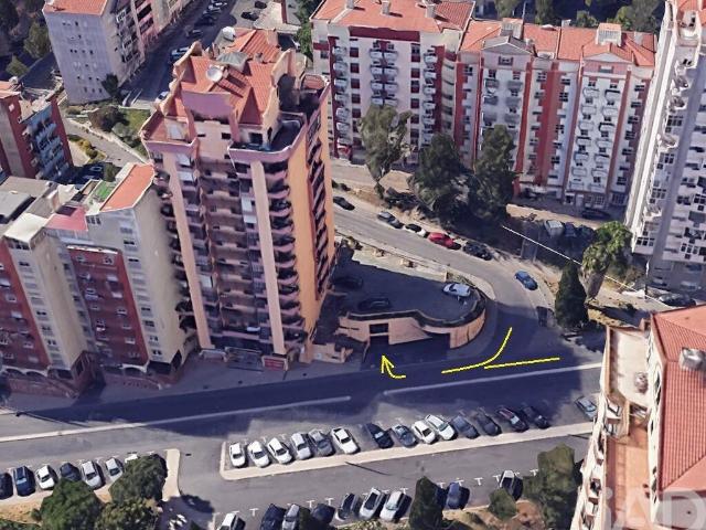 Estacionamento em Algueirão Mem Martins de 30 m²