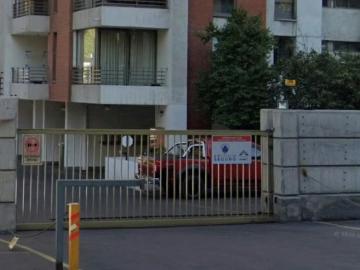 Estacionamientos, sepultura, otros Las Condes | venta | Estacionamiento en Los Militares con Warren Smith: CLF 2.00