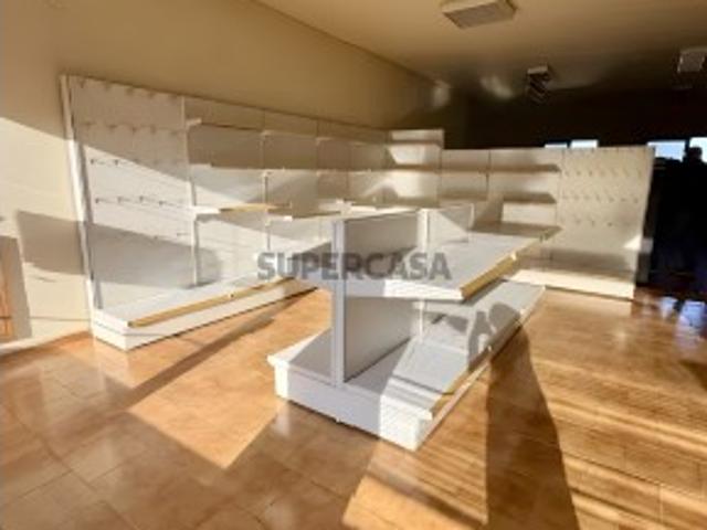 Estabelecimento Comercial com 2 Pisos e Possibilidade de Divisão