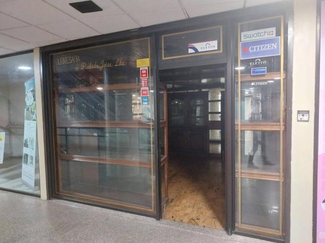 Estabelecimento comercial T0, Leiria,Pousos, Barreira e Cortes, Leiria | BPI Expresso Imobiliário