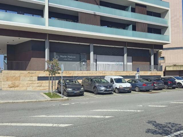 Estabelecimento Comercial 105m² Centro da Maia