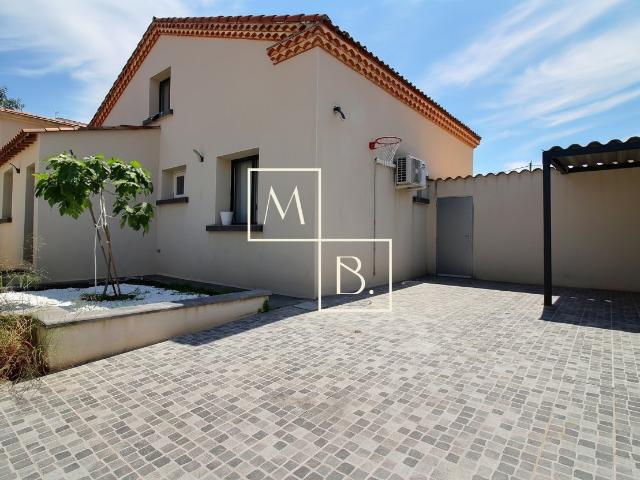 Estanove, Villa T5 de 186 m2 avec jardin, terrasse, piscine