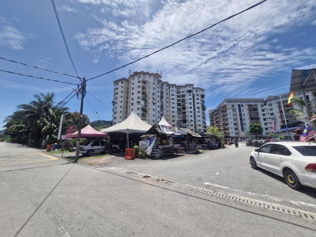 Estana Court ApartmentTaman Ukays Partially Furnished For Sale
