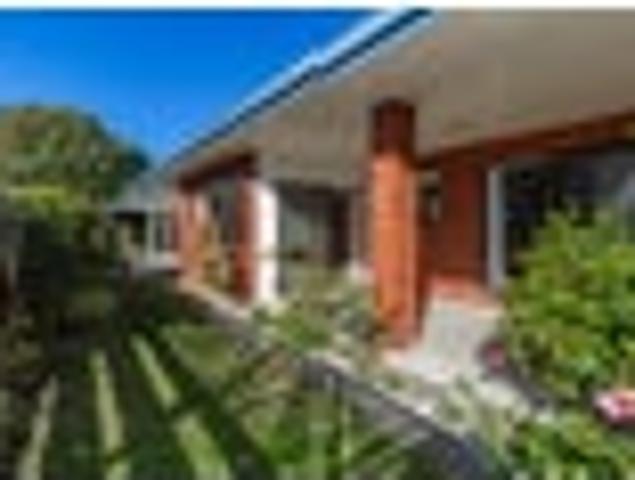 Estate Sale Big Home, Prime EIT Location