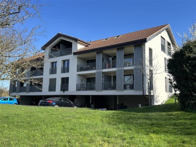 Estavayer / Forel Zu verkaufen wunderschöne 3.5 Zimmerwohnung Mit Blick auf den See und den Jura
