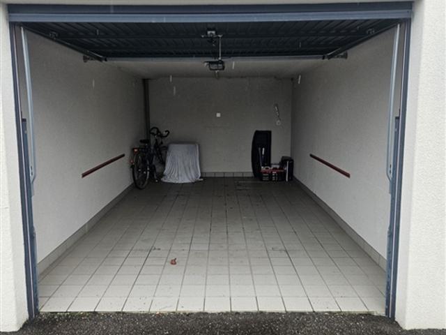 Estavayer le Lac Zu vermieten Garage Box von ca. 18 m2 Ab 1. Juli