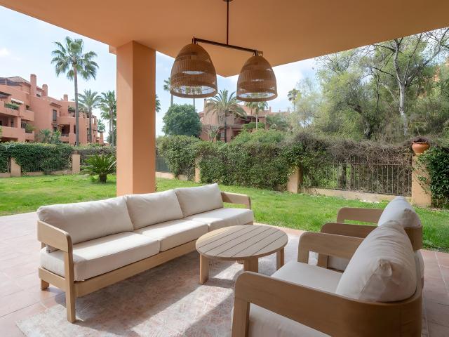 Este moderno apartamento en planta baja en venta se encuentr. 83m² Marbella