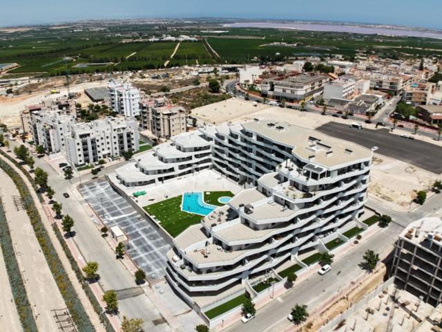 Este moderno apartamento en planta baja ofrece un estilo de. 75m² San Miguel de Salinas