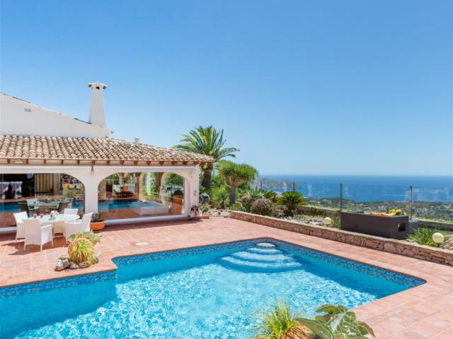 Este oasis privado ofrece un aislamiento total, lo que lo co. 500m² Moraira