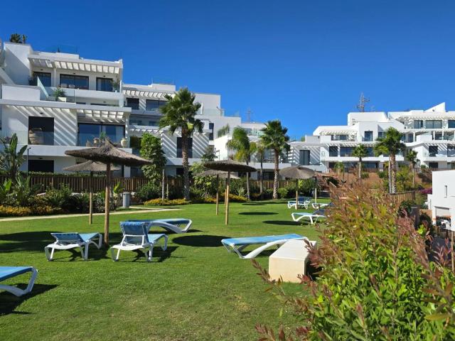 Este ático en La Cala de Mijas ofrece 4 dormitorios, 3 baños. 203m² Mijas Costa