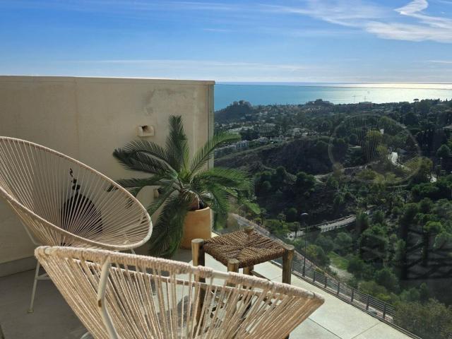 Este ático en venta en Benalmádena con Vistas al Mar ofrece. 84m² Benalmadena Costa