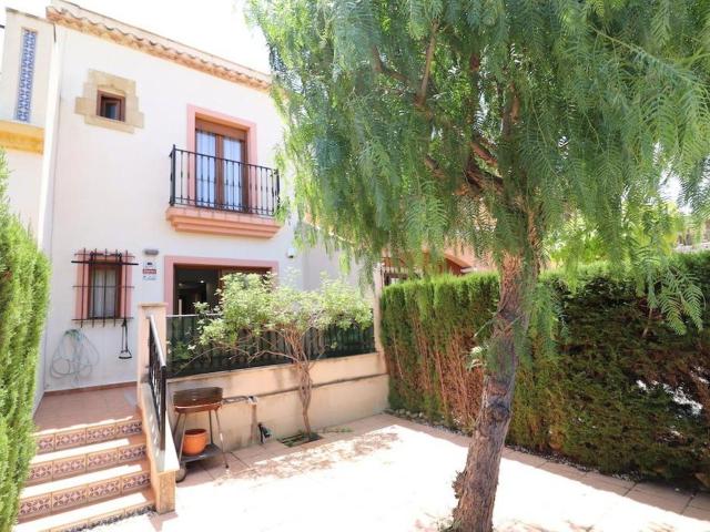 Este acogedor dúplex de 69 m² ofrece un espacio ideal para d. 78m² Orihuela Costa