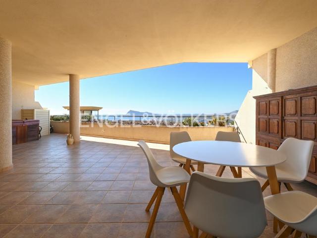 Este acogedor piso de 3 dormitorios se encuentra en una de l. 253m² Altea
