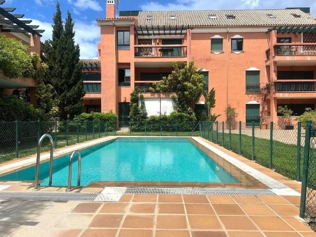 Este apartamento de dos dormitorios y dos baños ofrece un es. 270m² Marbella