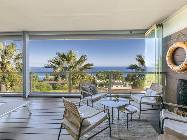 Este apartamento de 3 dormitorios y 3 baños cuenta con una i. 136m² Manilva
