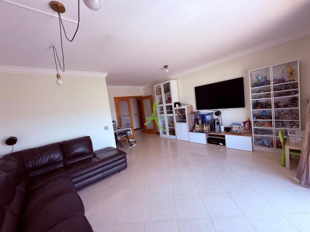 Este apartamento parece mesmo ser para mim. Tenho de o ir ver!
