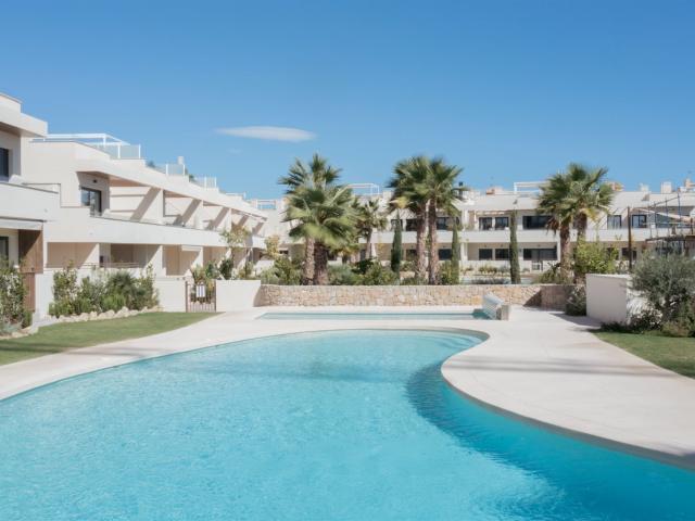 Este bungalow de obra nueva en planta baja se encuentra list. 98m² Torrevieja