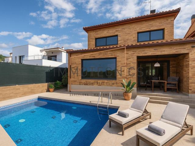 Immotecnics Boutique Real State os presenta este chalet en u. 377m² Pineda de Mar
