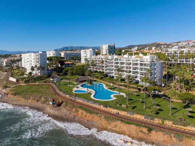 Este exclusivo apartamento en primera línea de playa se encu. 105m² Mijas Costa