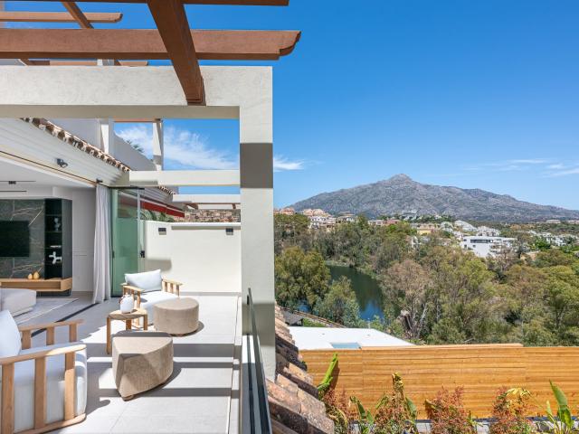 Este exquisito apartamento de tres dormitorios está perfecta. 146m² Marbella