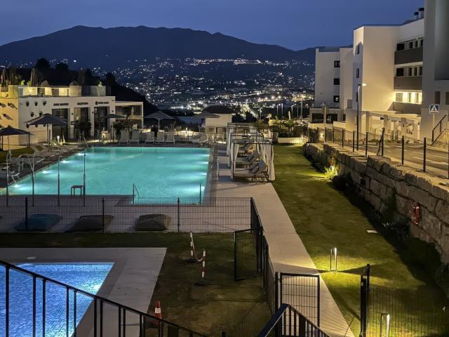 Este elegante apartamento de tres dormitorios y un baño se u. 68m² Mijas Costa