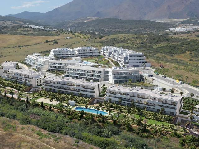 Este elegante apartamento de 2 dormitorios forma parte de un. 89m² Estepona