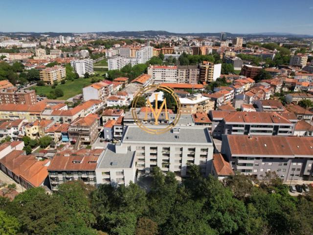 Este elegante apartamentos T2, suíte, terraço e garagem, mui. 97m² Porto