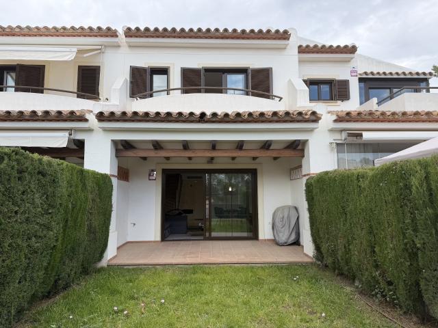 Este elegante dúplex en venta en Sierra Cortina combina como. 139m² Benidorm