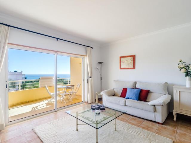 Este espaçoso apartamento de 3 quartos oferece vistas encant. 115m² Lagos Santa Maria