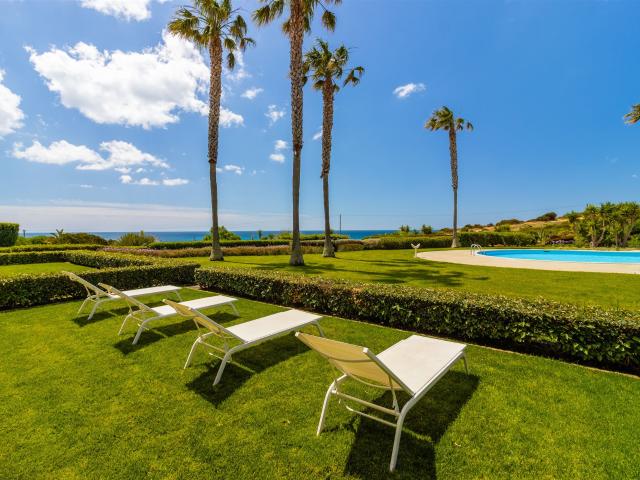 Este fabuloso apartamento T2 está situado num exclusivo e pr. 109m² Lagos Santa Maria