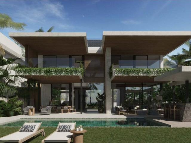 Este gran solar está ubicado en la tercera línea de la playa. 2045m² Albarizas