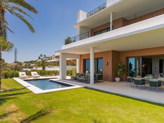 Este impresionante piso de lujo está ubicado en el exclusivo. 240m² Casares