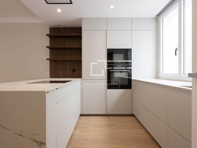 Este piso contemporáneo, ubicado en el segundo nivel de un e. 144m² Vigo