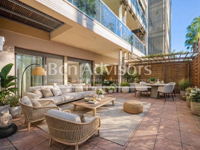 Este piso de 81 m2 construidos interiores y terraza de 50 m2. 106m² Barcelona