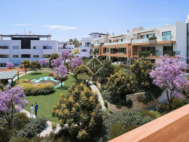 Este piso en planta baja, Tipo E0, ofrece una distribución c. 131m² Estepona