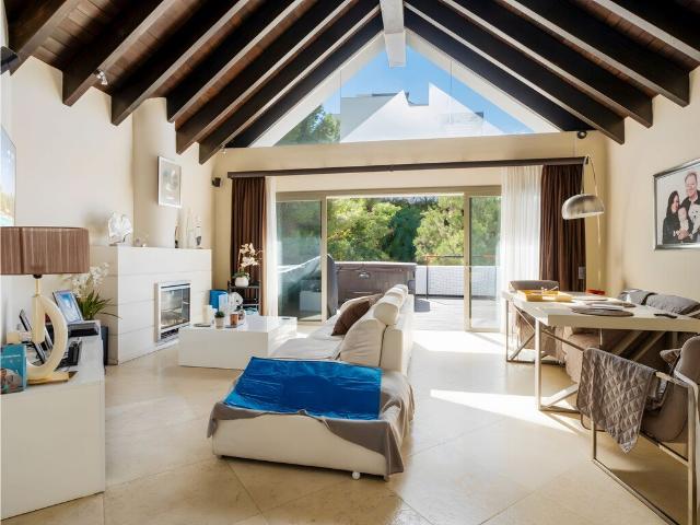 Este precioso ático dúplex se encuentra en Los Flamingos, Be. 231m² Benahavís